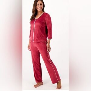 Breezies Lounge Fleeced super soft Lounge Set with Satin Trim, dark berry